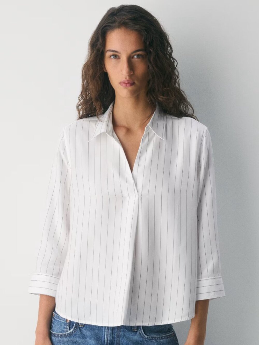 Aritzia Babaton Persona Shirt (Size Small Admiral/White)